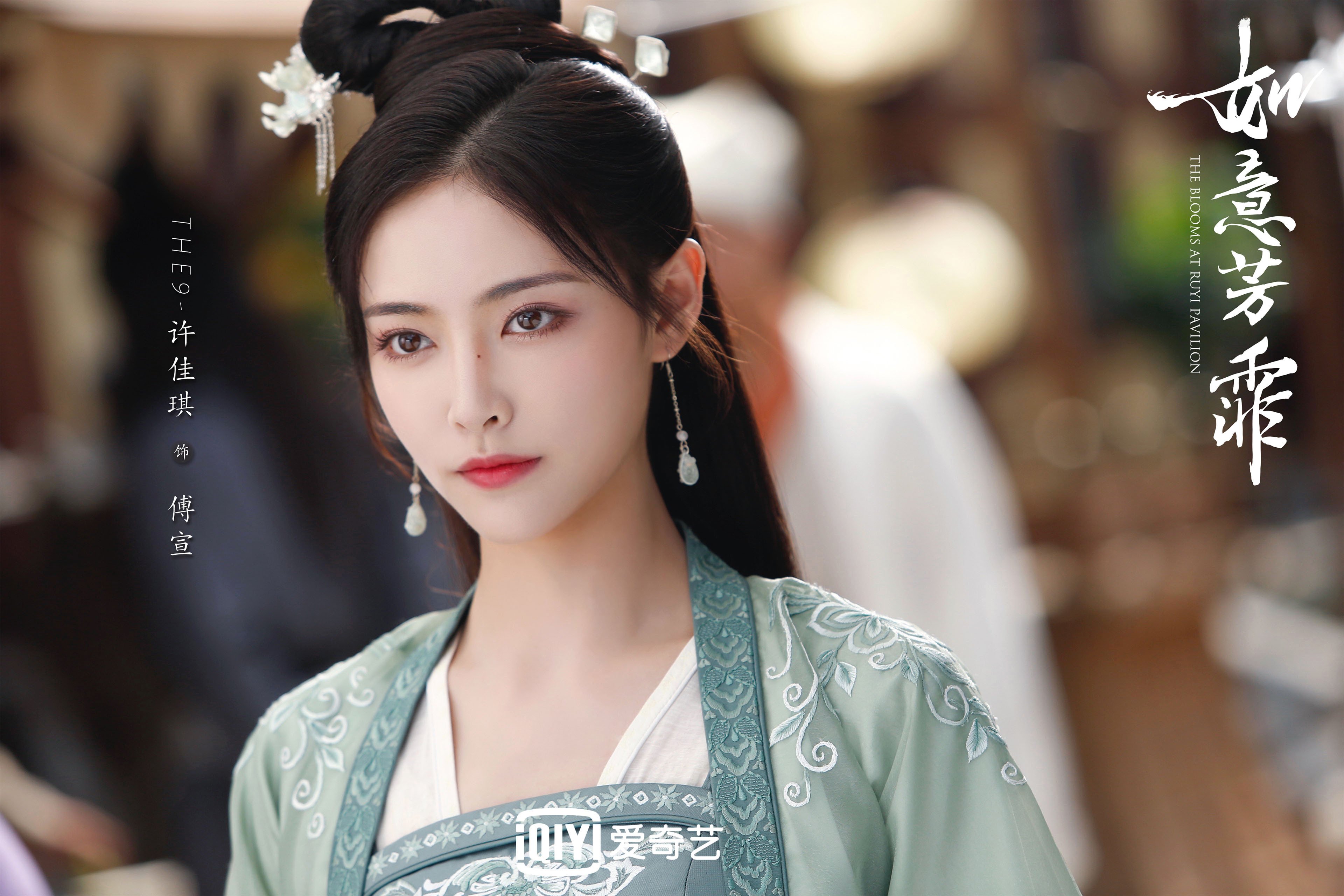 “腰旗式美式橄榄球:东部新区赛场引领新潮流运动风尚”